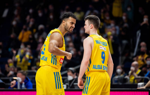 伦因眼部受 伦因眼部受